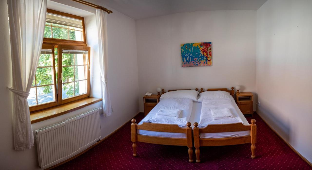 Grandhotel Sluchatko - Ex Zamecky Hotel Vranov nad Dyjí Exteriör bild